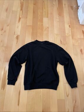 H&M Black Crewneck Sweatshirt